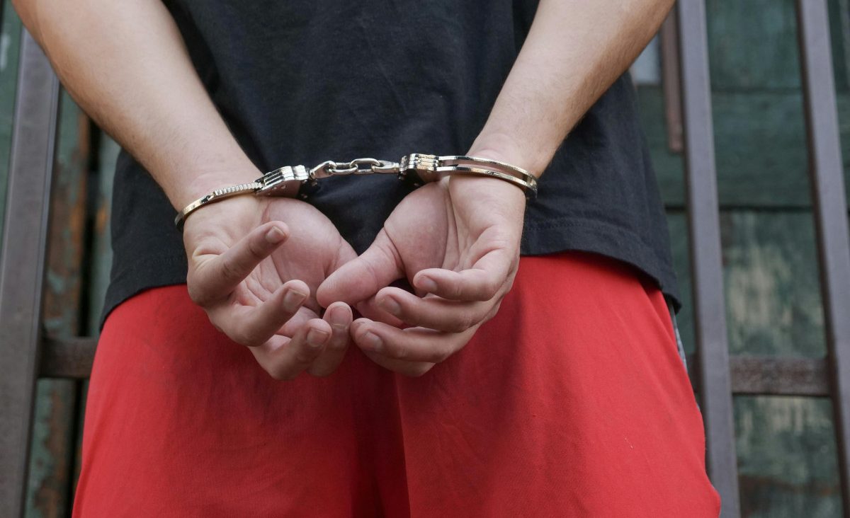 Bilincs. Rendőrség. Letartóztatás.